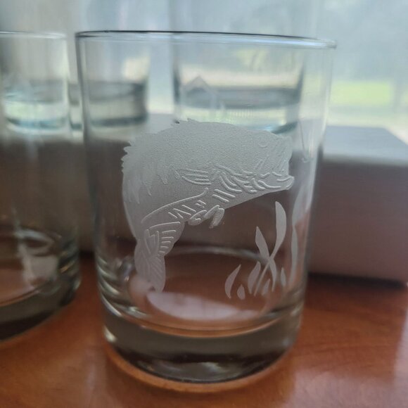 Set Of 4 Etched Clear Whiskey Glasses With Fish & Letter C Design - Picture 2 of 6